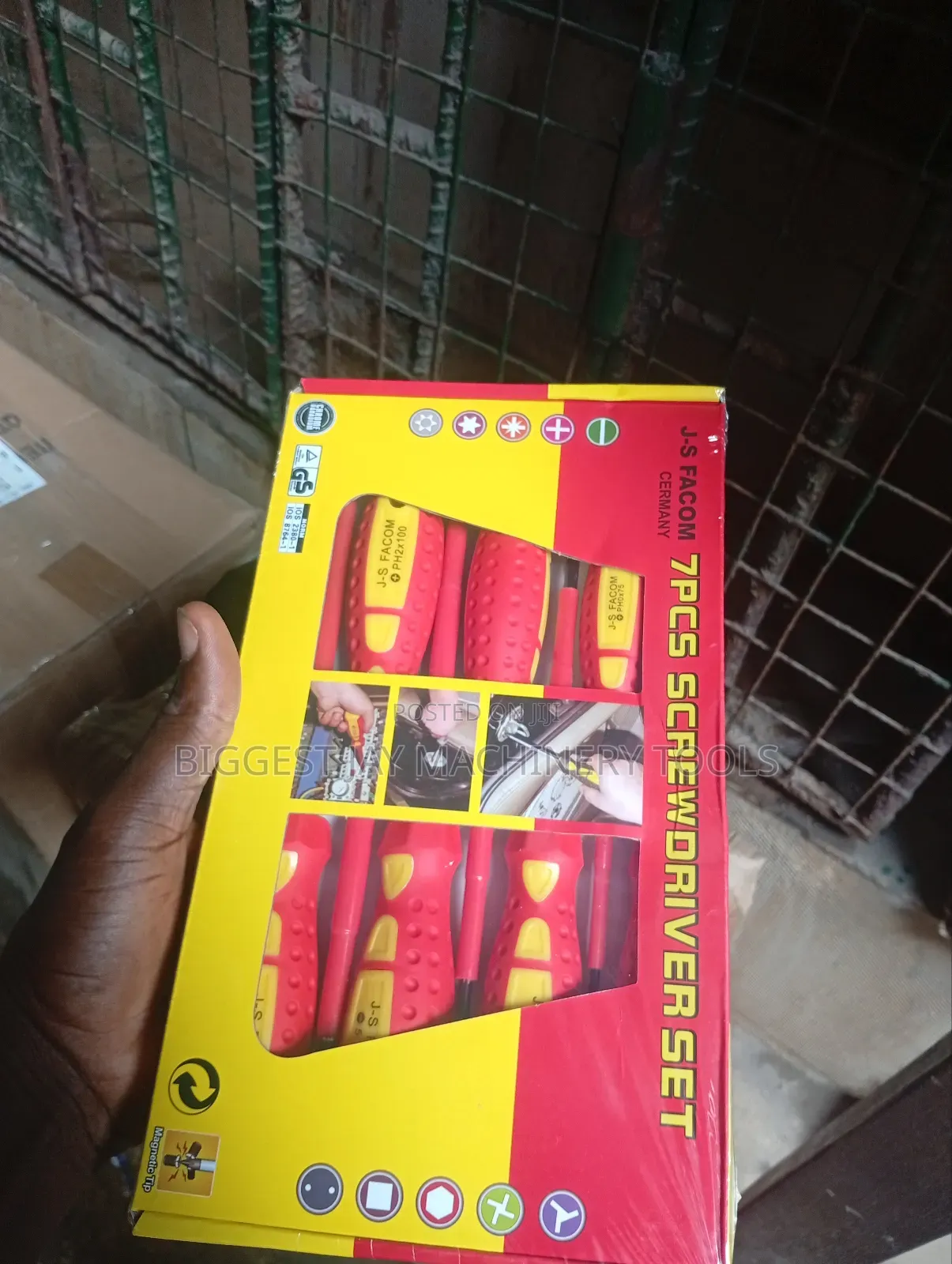 Set of Insulated Screwdriver