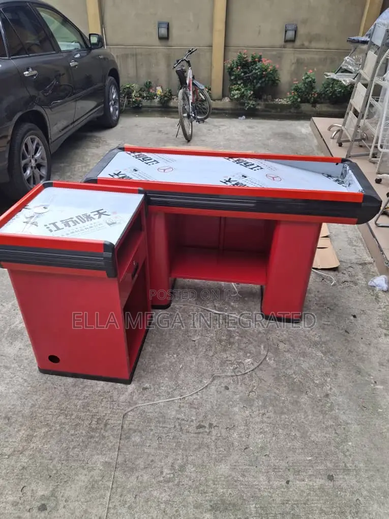 Supermarket Cash Point Table