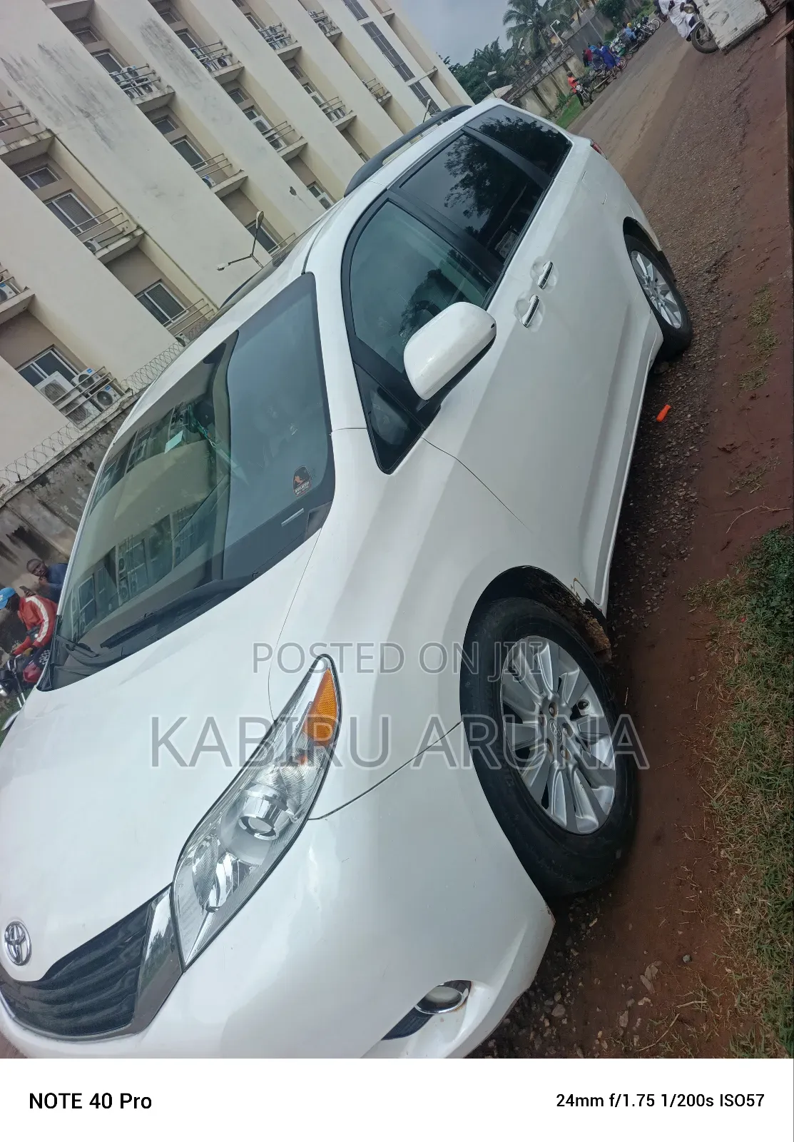 Toyota Sienna 2011 White