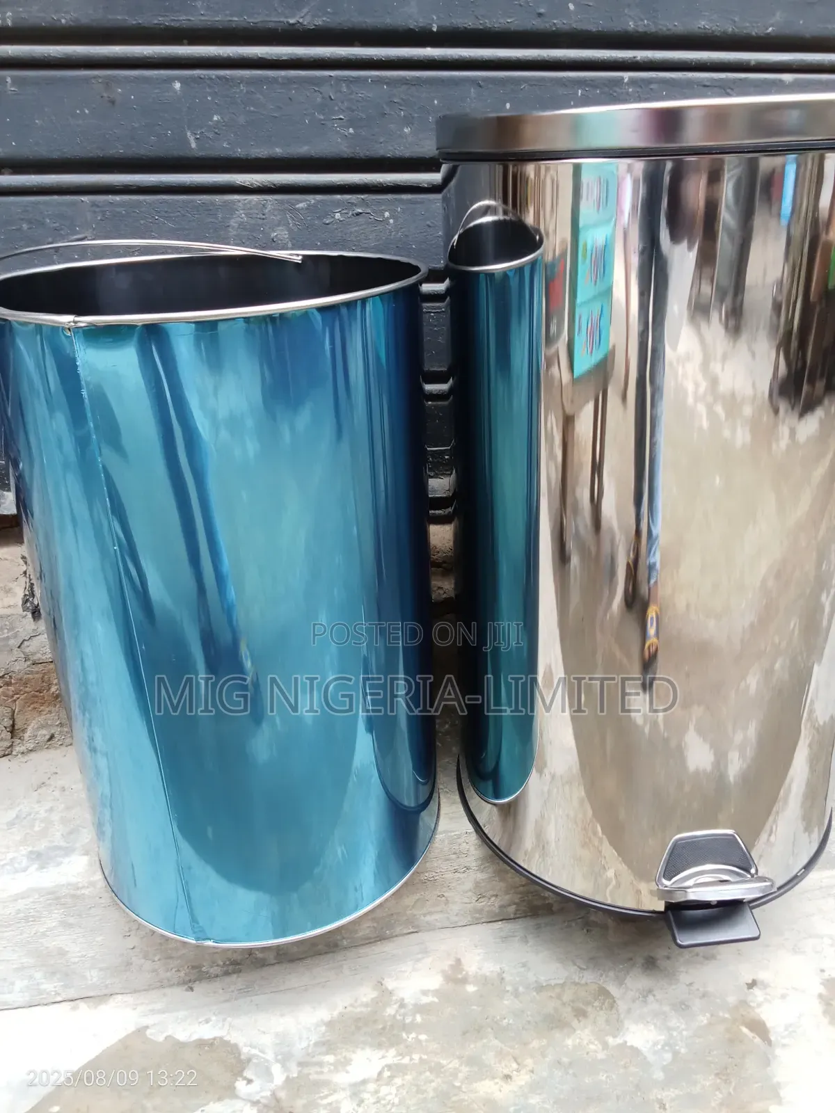 50l Stainless Steel Pedal Trash Can Dustbin With Closing Lid