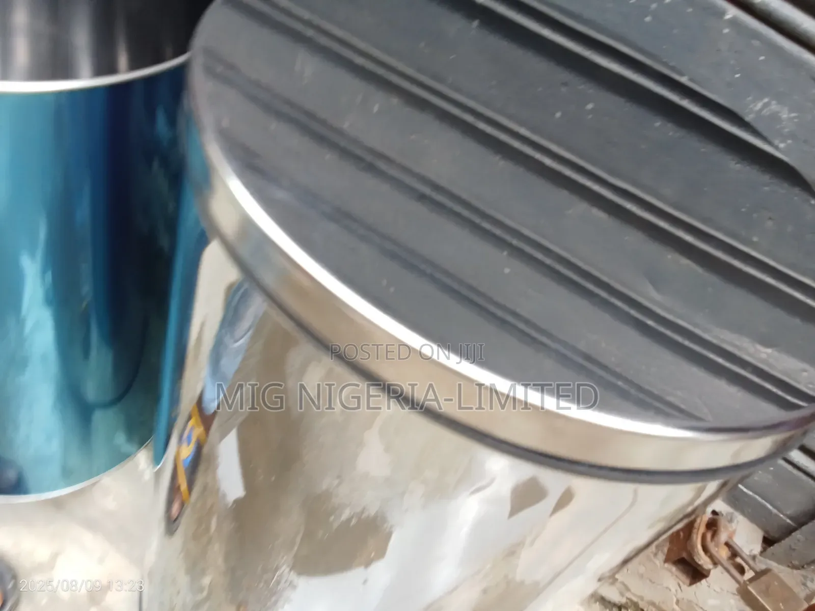 50l Stainless Steel Pedal Trash Can Dustbin With Closing Lid