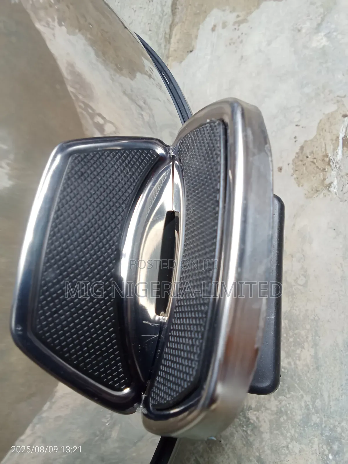 50l Stainless Steel Pedal Trash Can Dustbin With Closing Lid