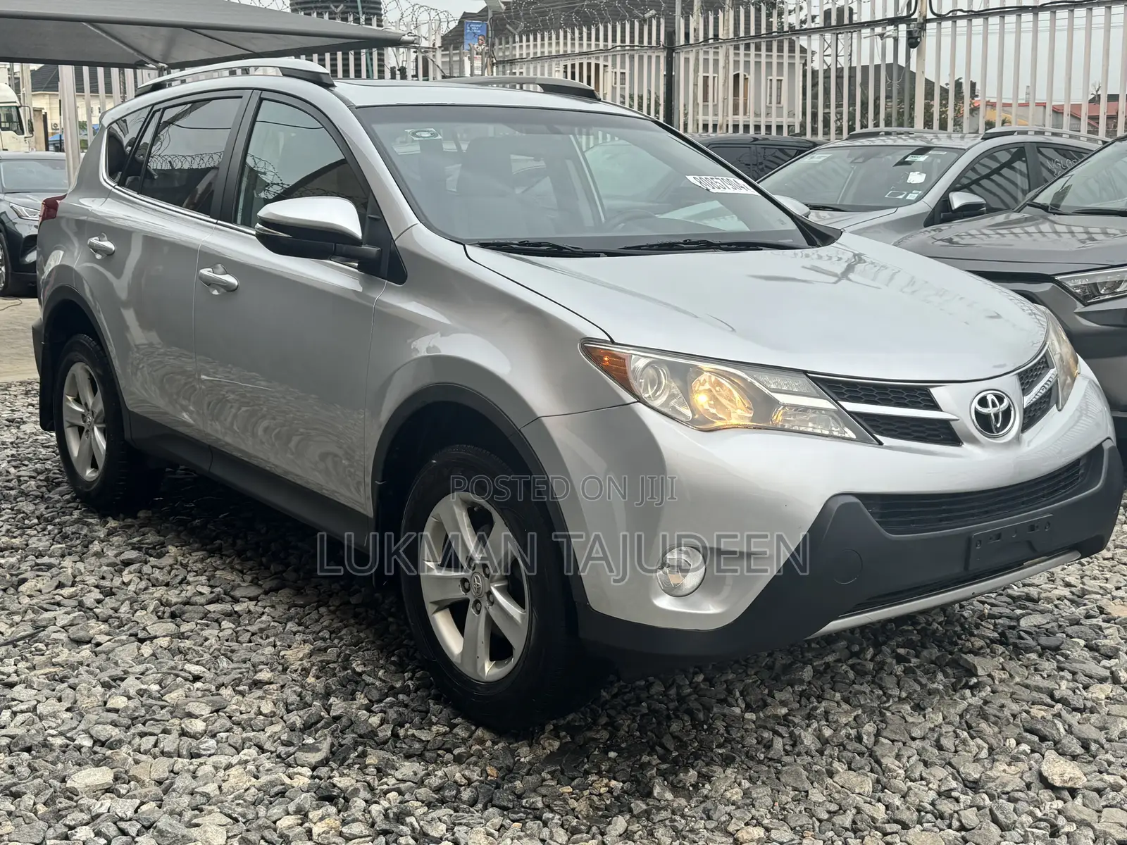Toyota RAV4 XLE 4dr SUV (2.5L 4cyl 6A) 2014 Silver