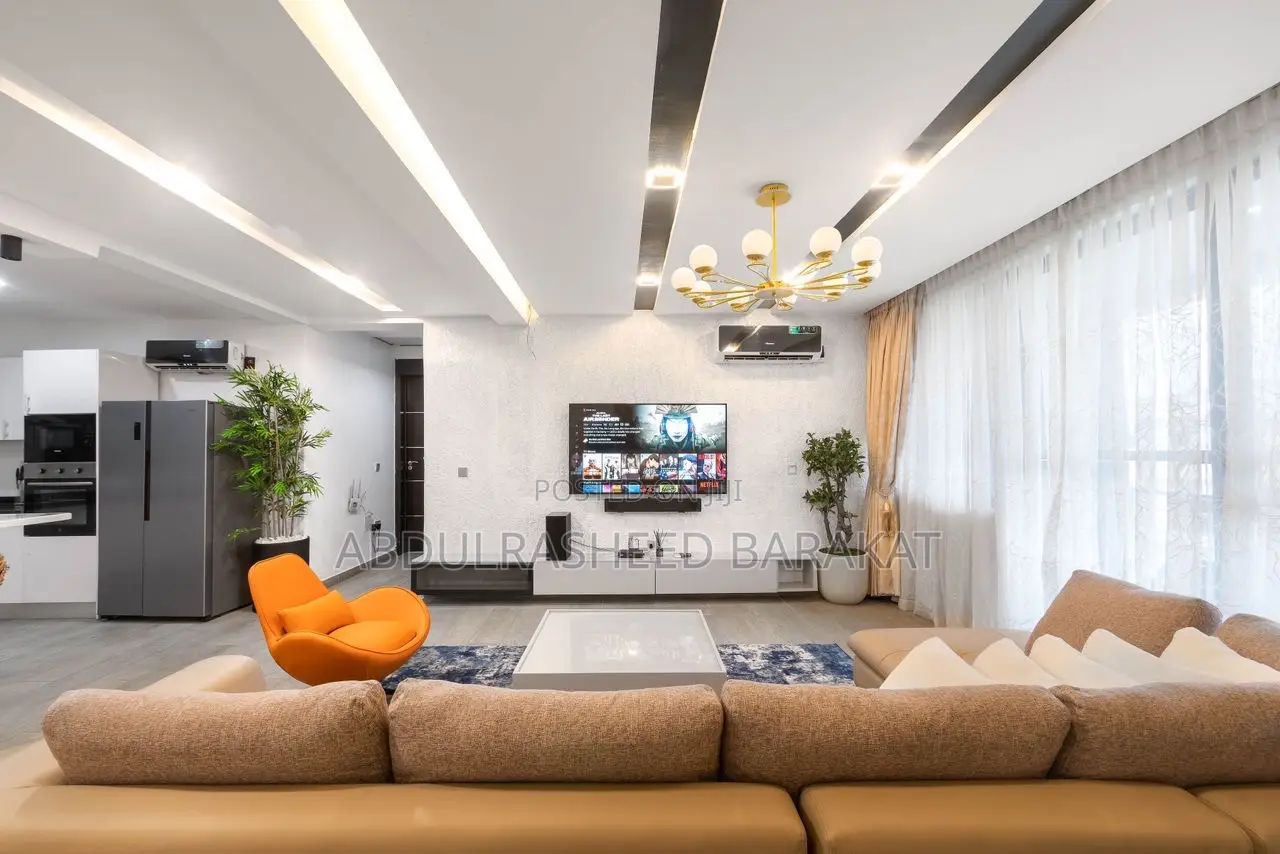Luxury Two Bedroom Apartment With Pool Gym