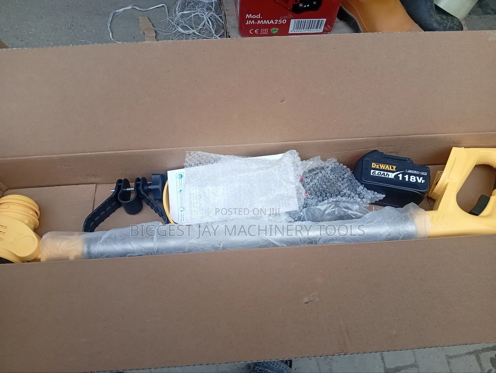 Grass/Brush Cutter Machine Battery Dewalt