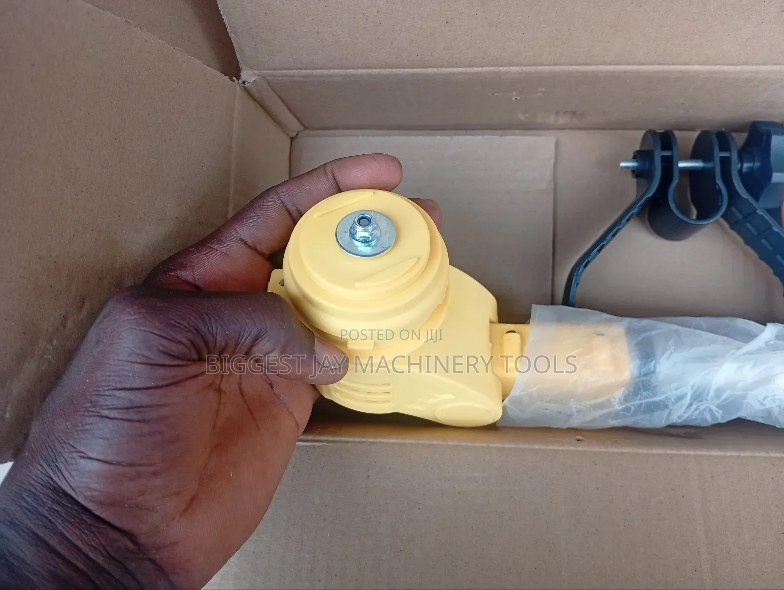 Grass/Brush Cutter Machine Battery Dewalt