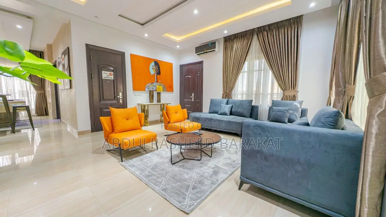 Luxury Three Bedroom Apartment With Snooker Balcony