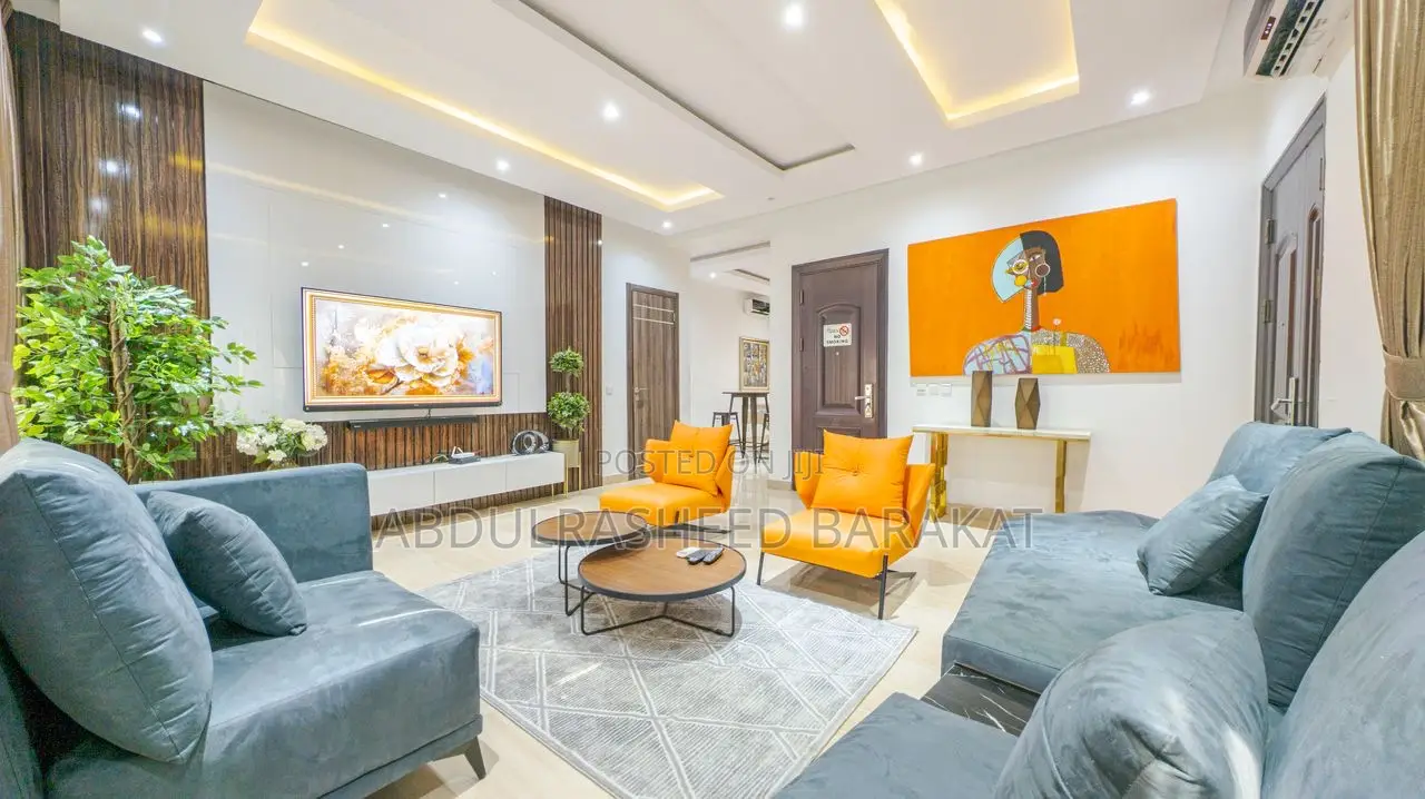 Luxury Three Bedroom Apartment With Snooker Balcony