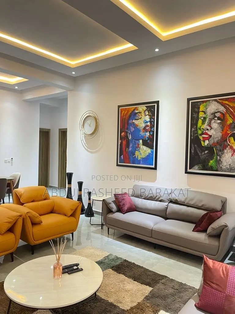 Luxury Three Bedroom Apartment With Balcony