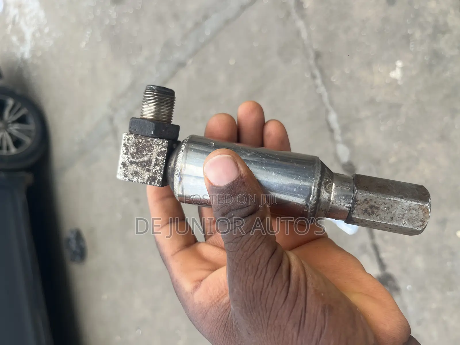 Oxygen Sensor Adapter That Has Catalyst Inside