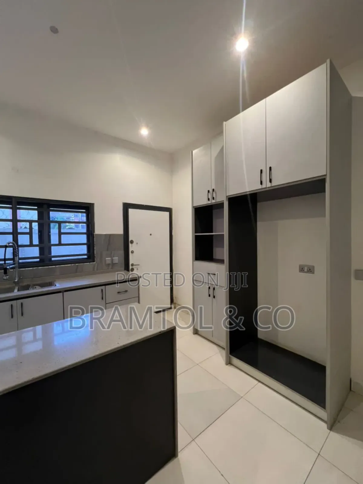 4bdrm Townhouse / Terrace in Maitama for rent