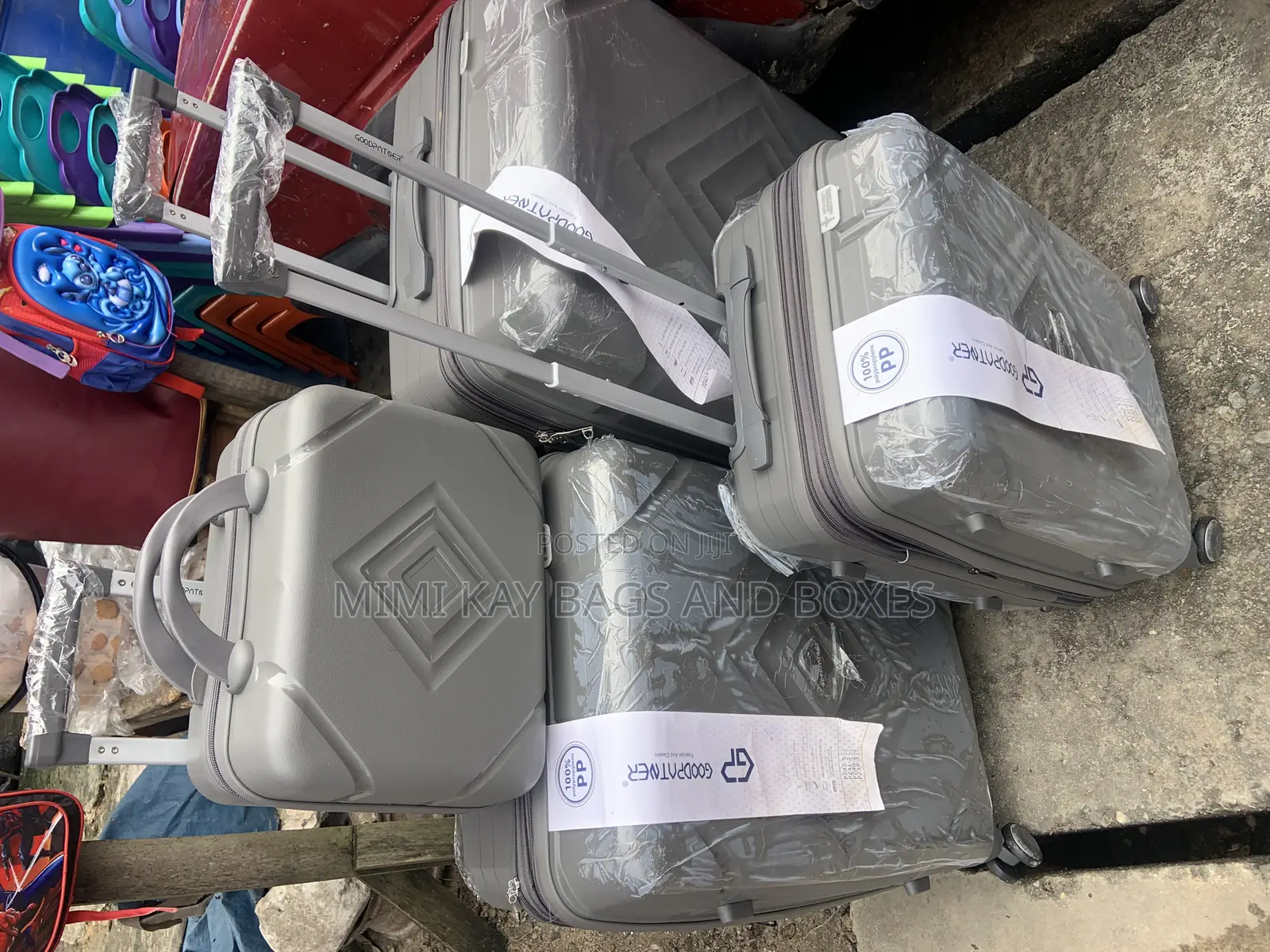 Complete Set of Unbreakable Luggage With Expansion Zip