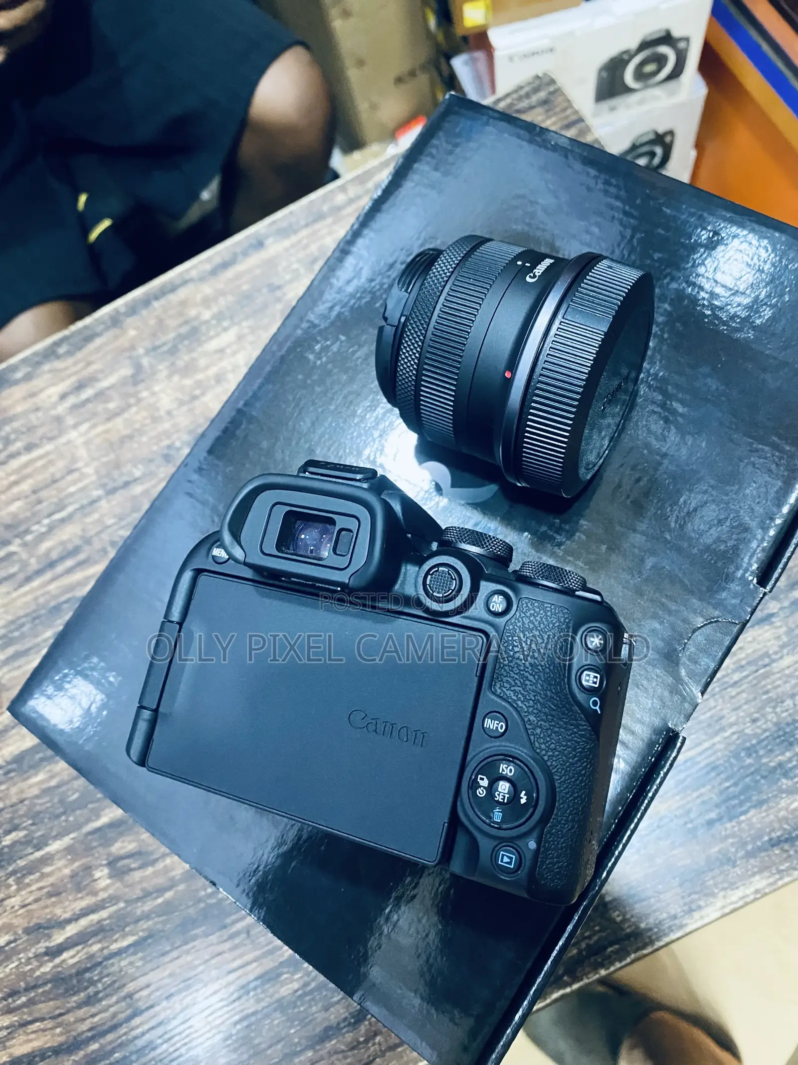 Canon Eos R10