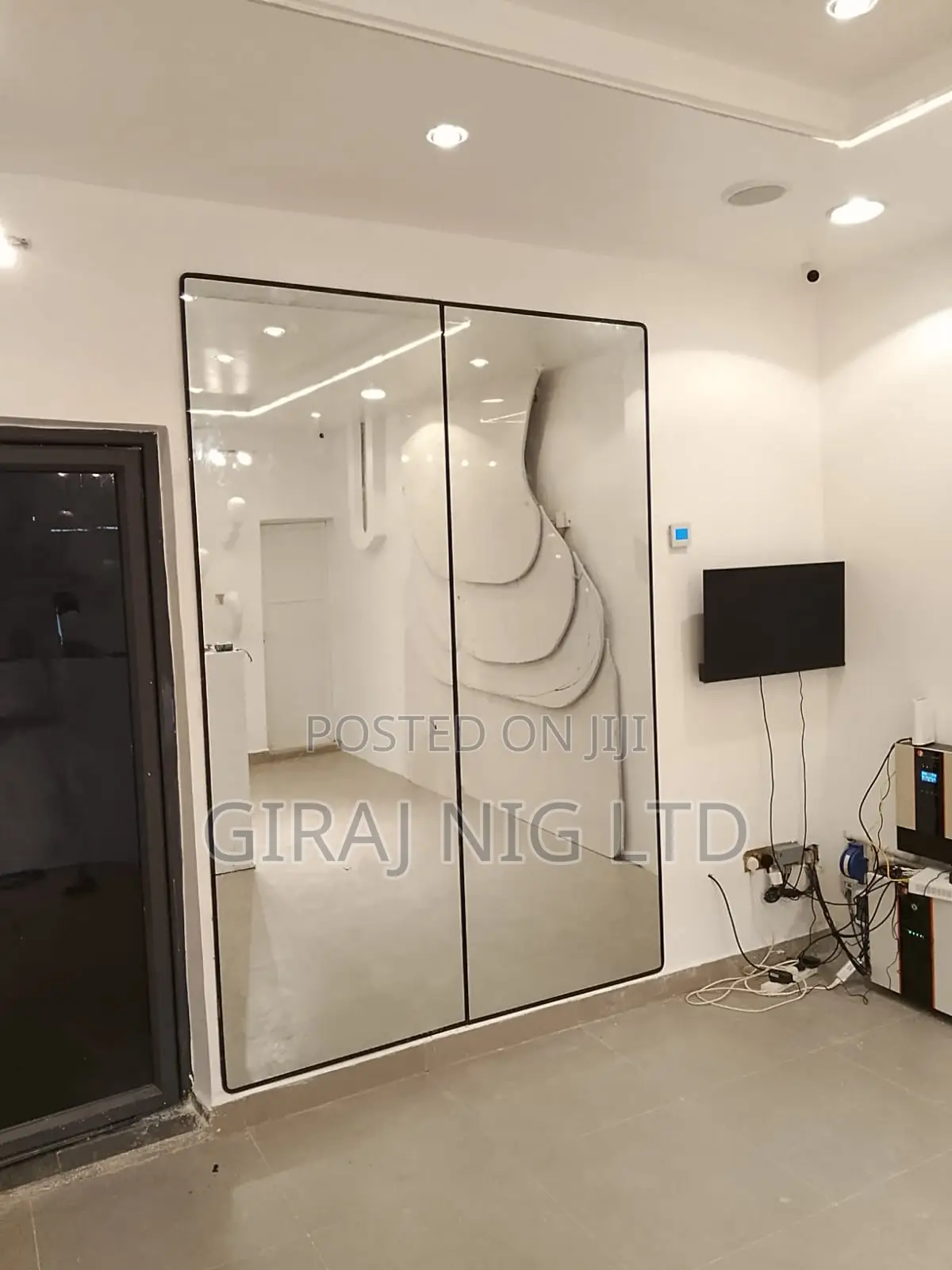 Reflect Your Style With Our Quality Mirrors!