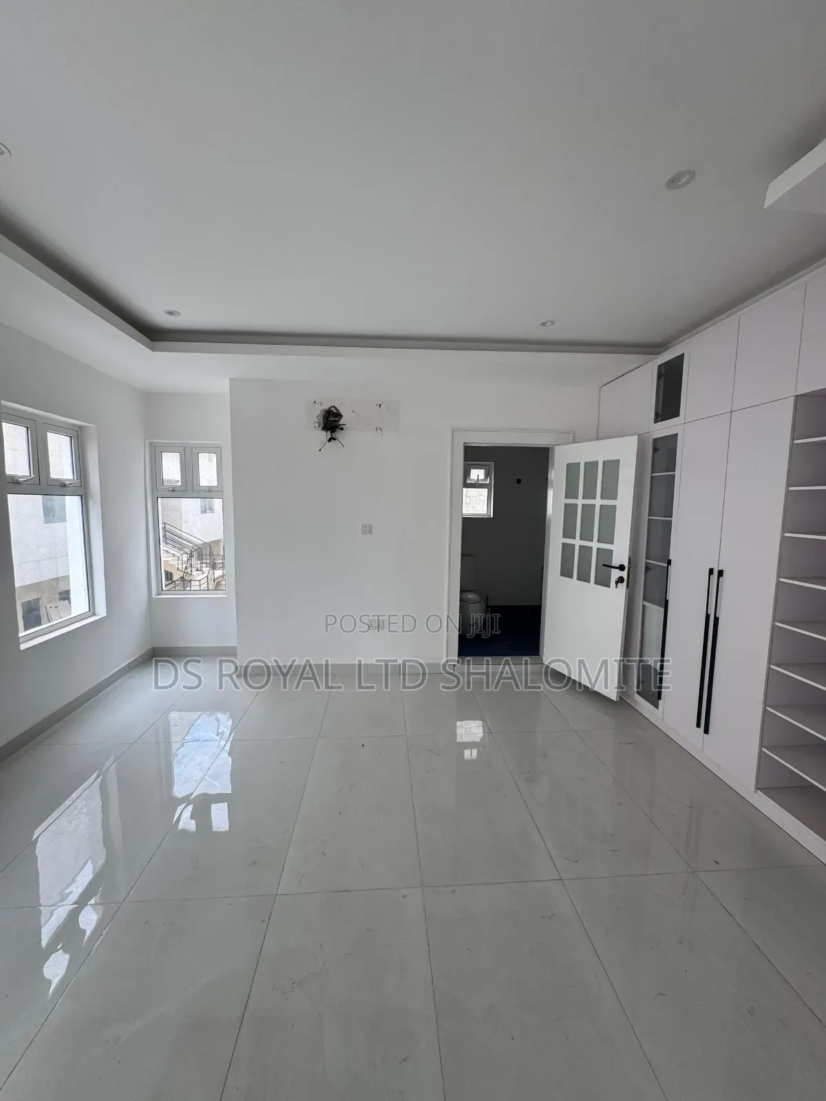 4bdrm Duplex in Banana Island for sale