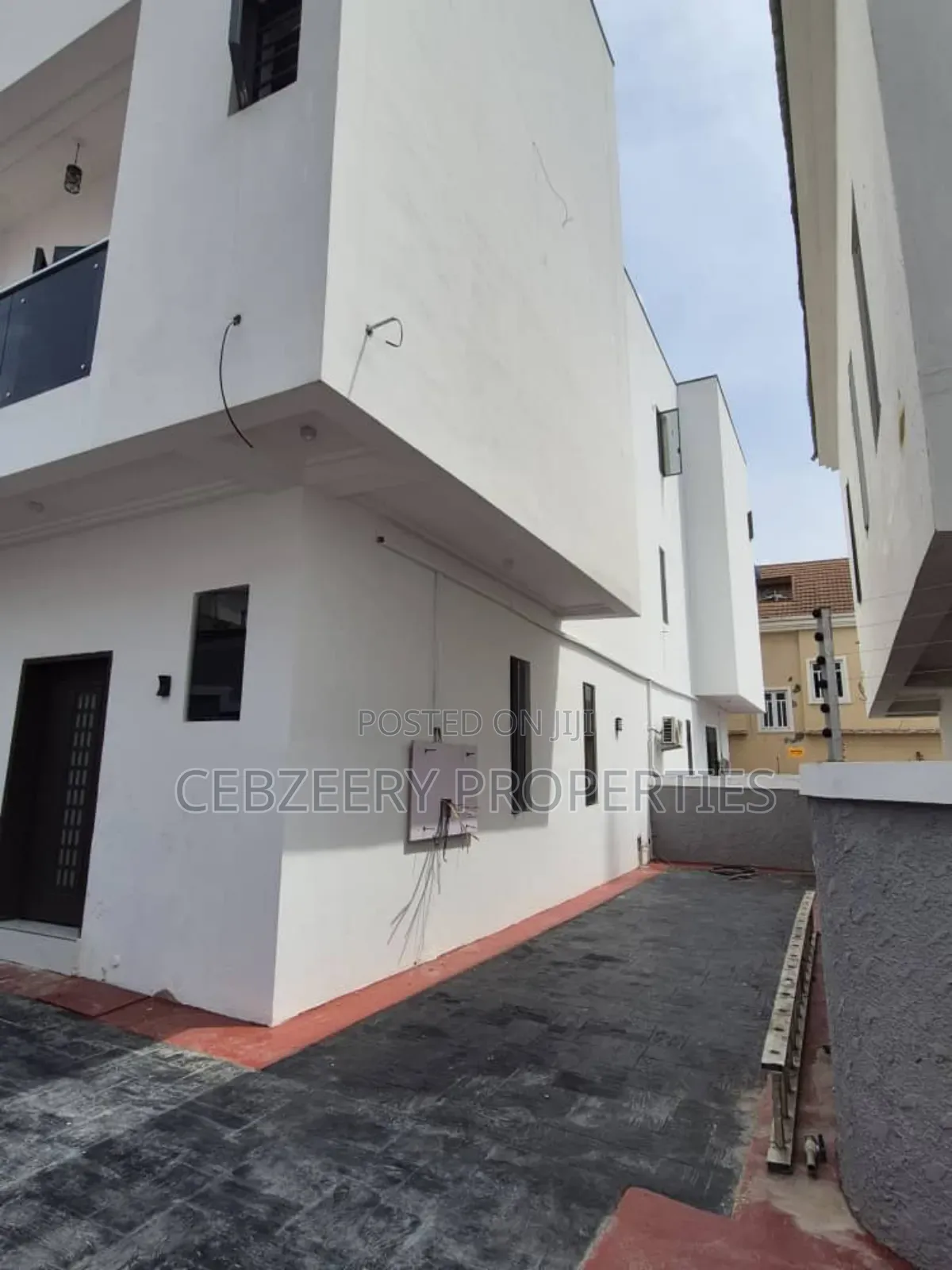 5bdrm Duplex in GRA Phase 2 Shangisha for rent
