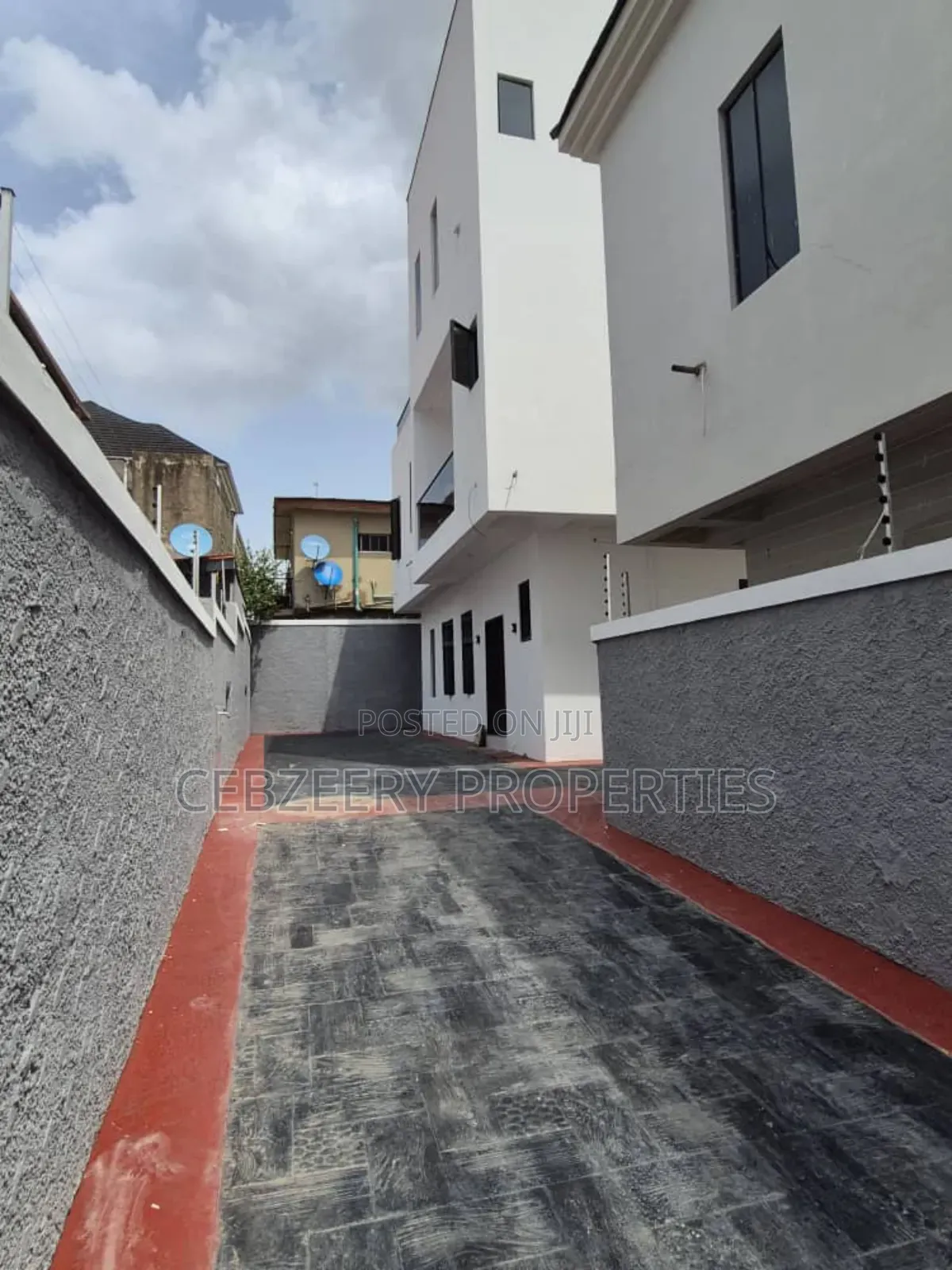 4bdrm Duplex in Omole Phase 2 for rent