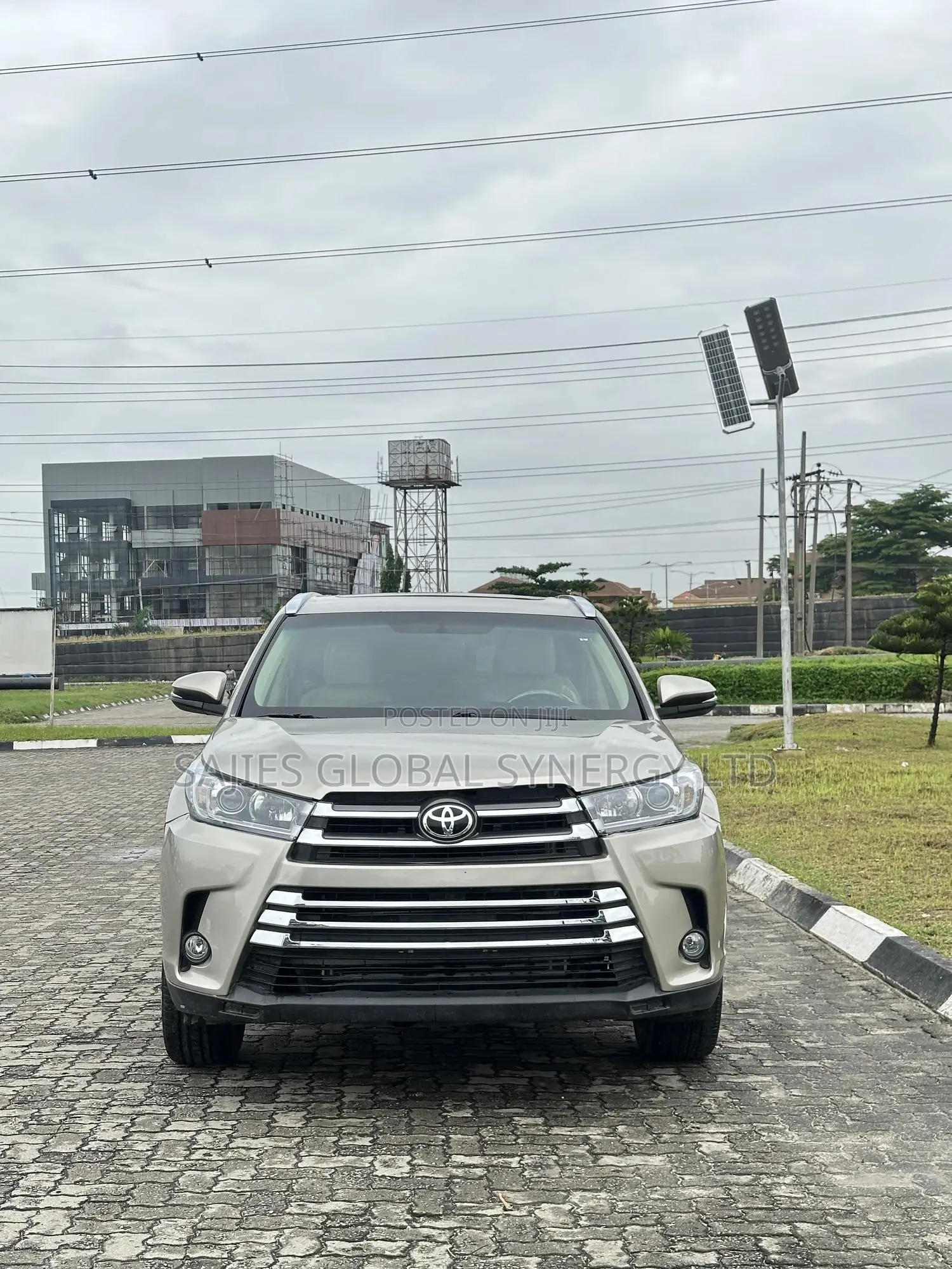 Toyota Highlander XLE 4dr SUV (3.5L 6cyl 6A) 2015 Gold