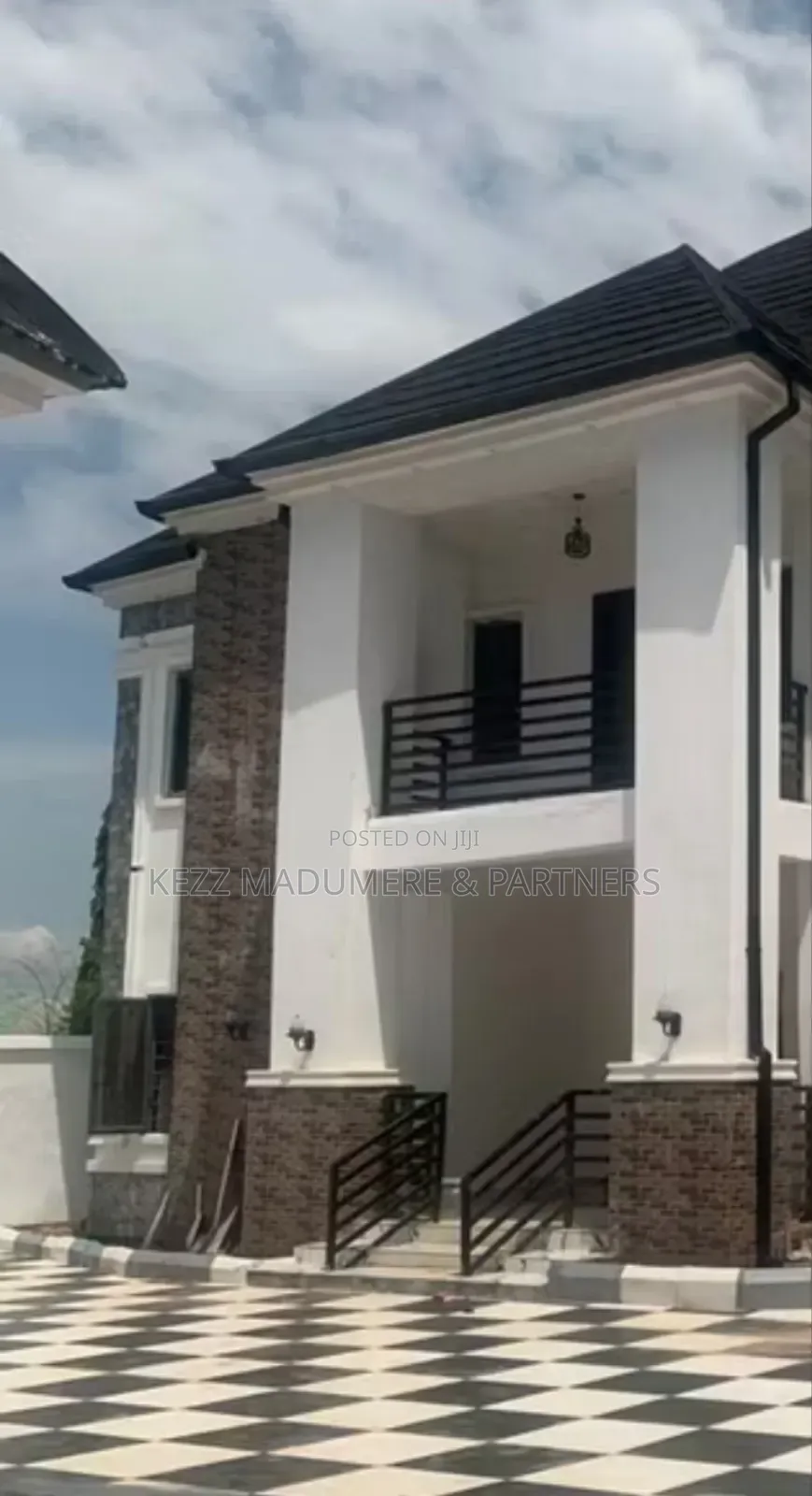 6bdrm Duplex in Works Layout, Owerri for sale