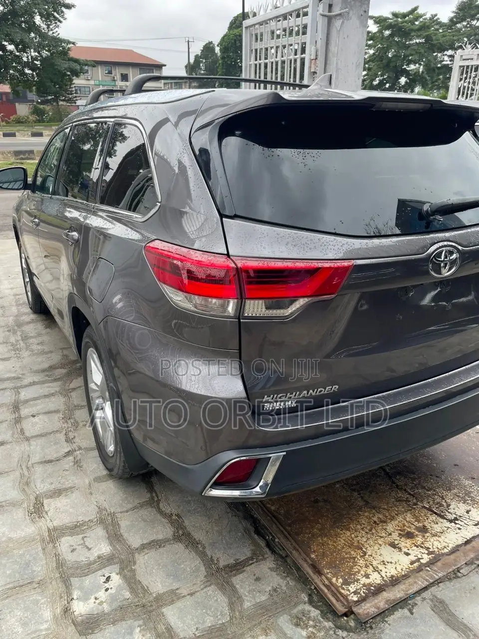 Toyota Highlander Limited 4x2 V6 (3.5L 6cyl 8A) 2018 Gray