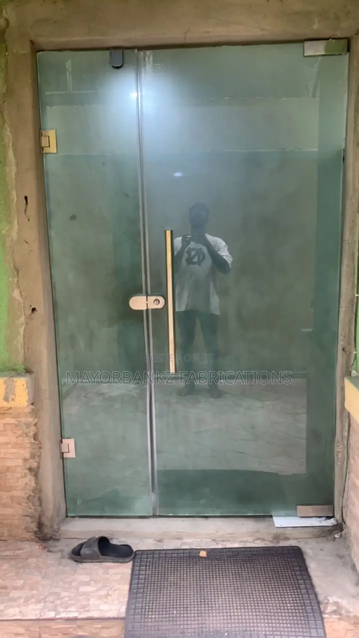 Frameless Swing Door With Frosted Effect