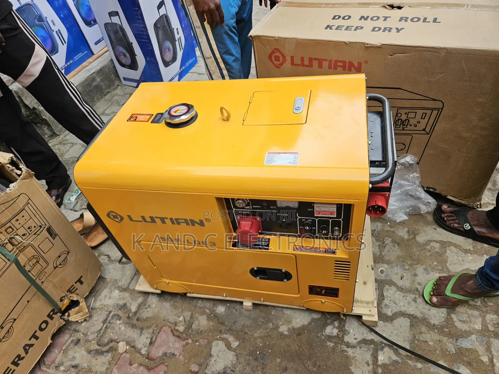 Lutina 10kva Diesel Soundproof 3face Generator 100%Copper