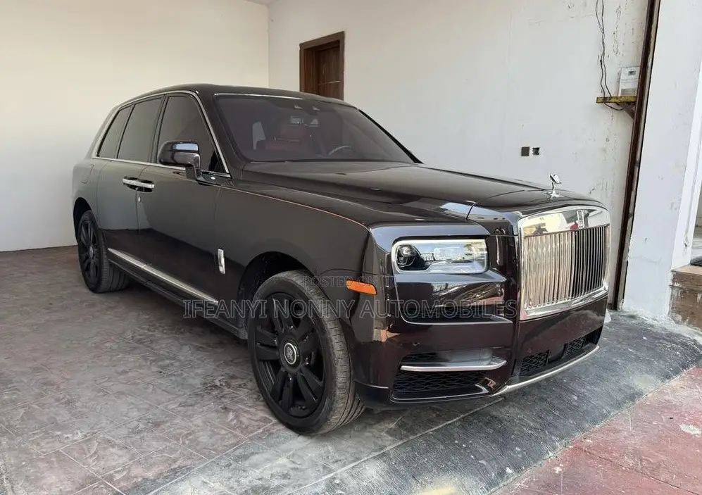 Rolls-Royce Cullinan Base 2019 Brown