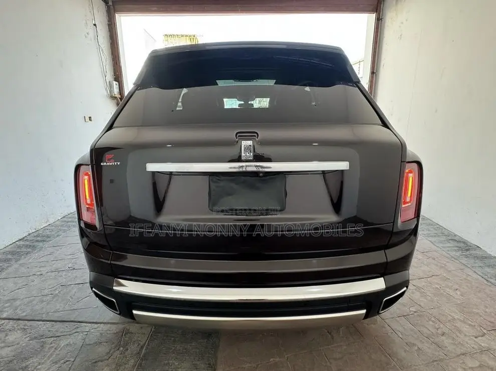 Rolls-Royce Cullinan Base 2019 Brown