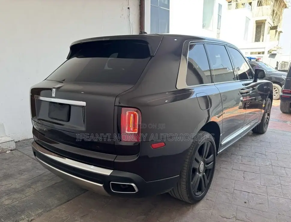 Rolls-Royce Cullinan Base 2019 Brown