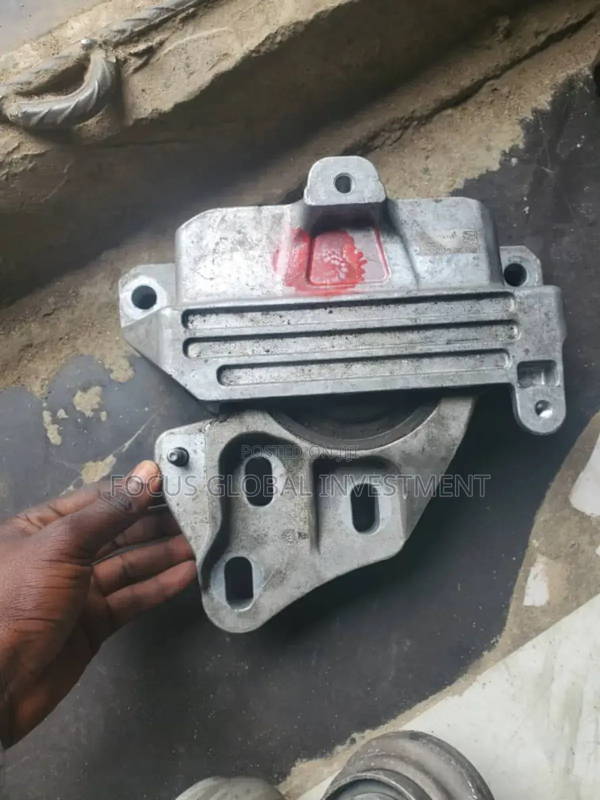 Any Kind of Mercedes-Benz Engine Sitting Is Available