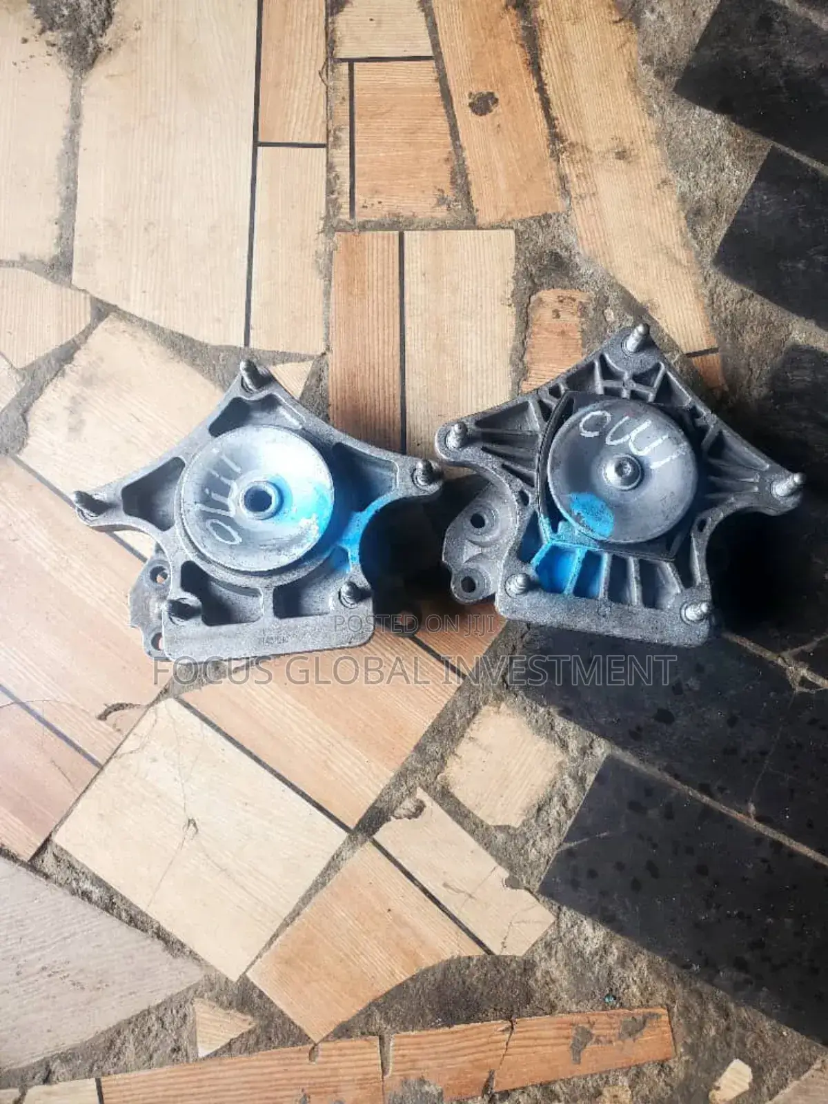 Any Kind of Mercedes-Benz Engine Sitting Is Available