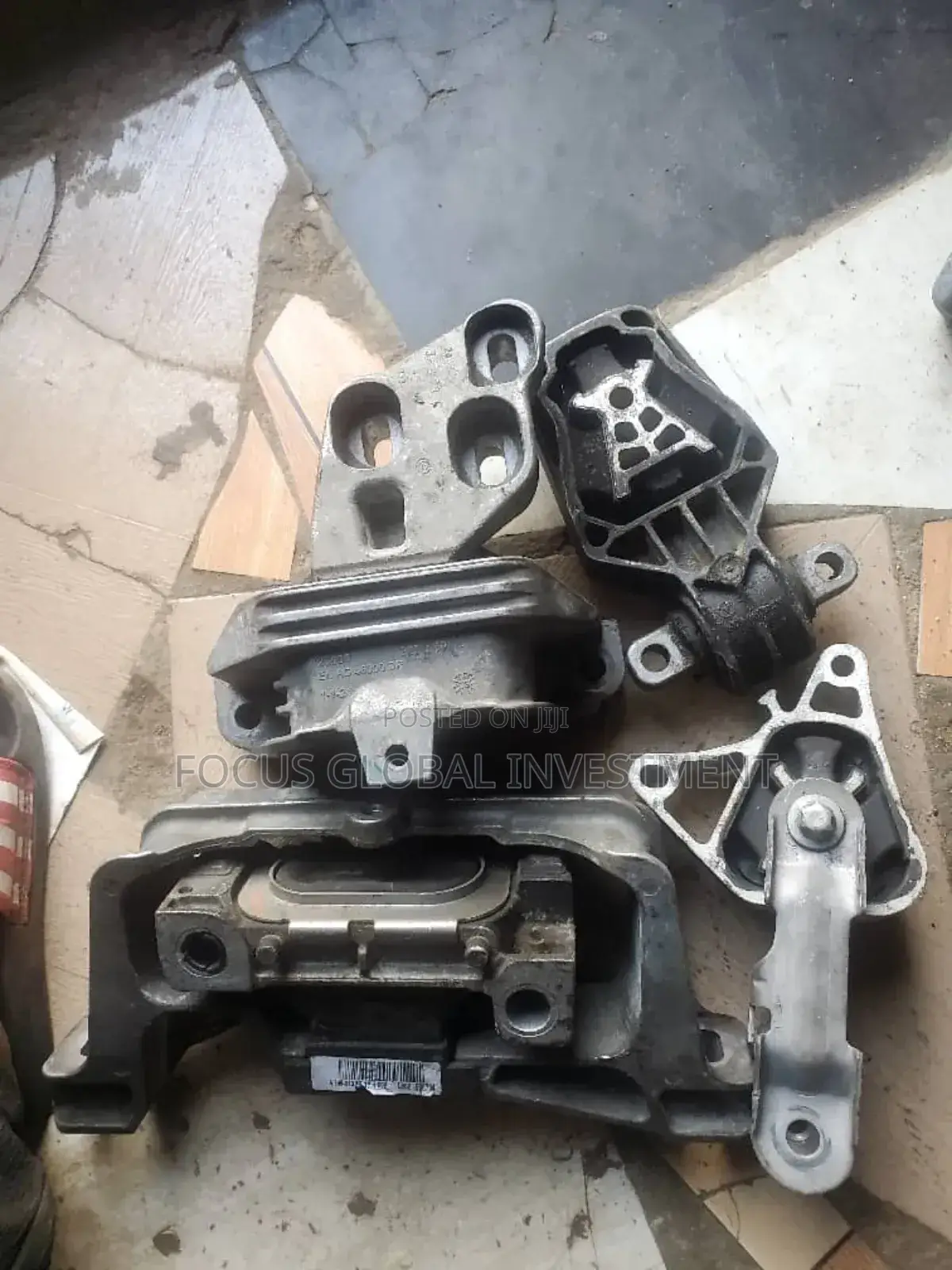 Any Kind of Mercedes-Benz Engine Sitting Is Available