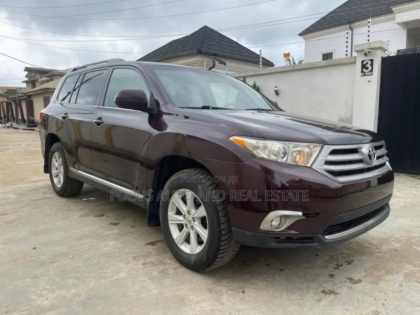 Toyota Highlander SE 2012 Brown