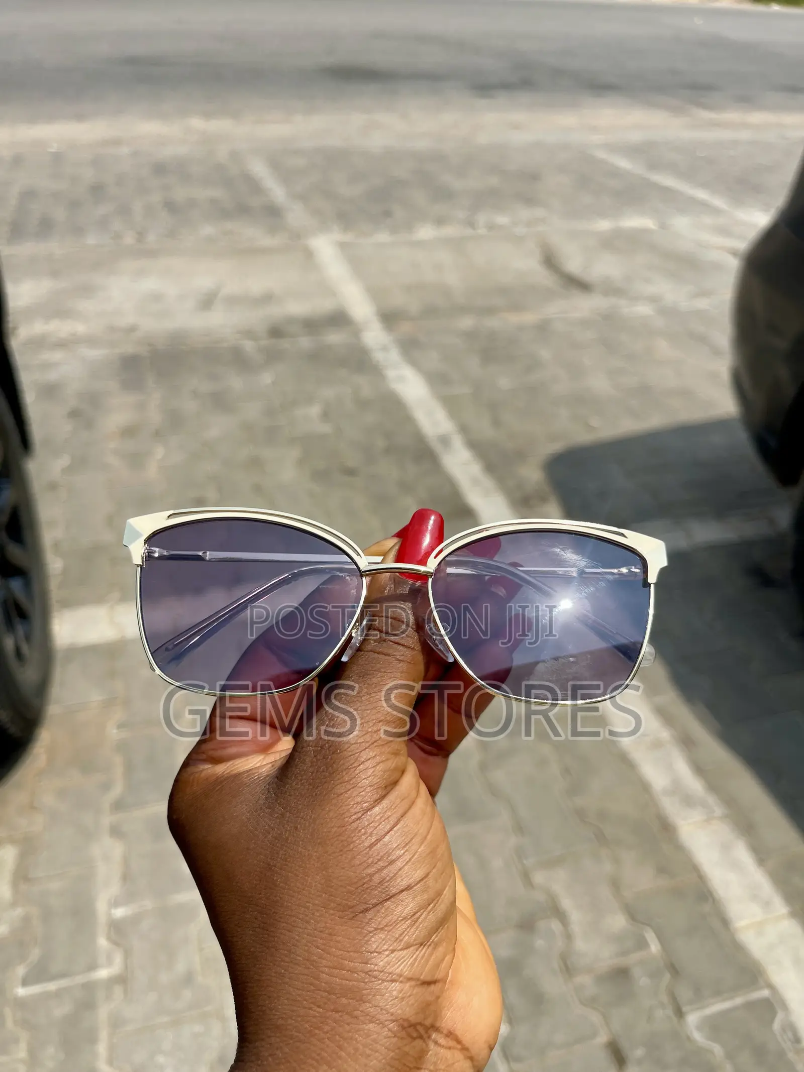 Stylish Photochromic Glasses for Women