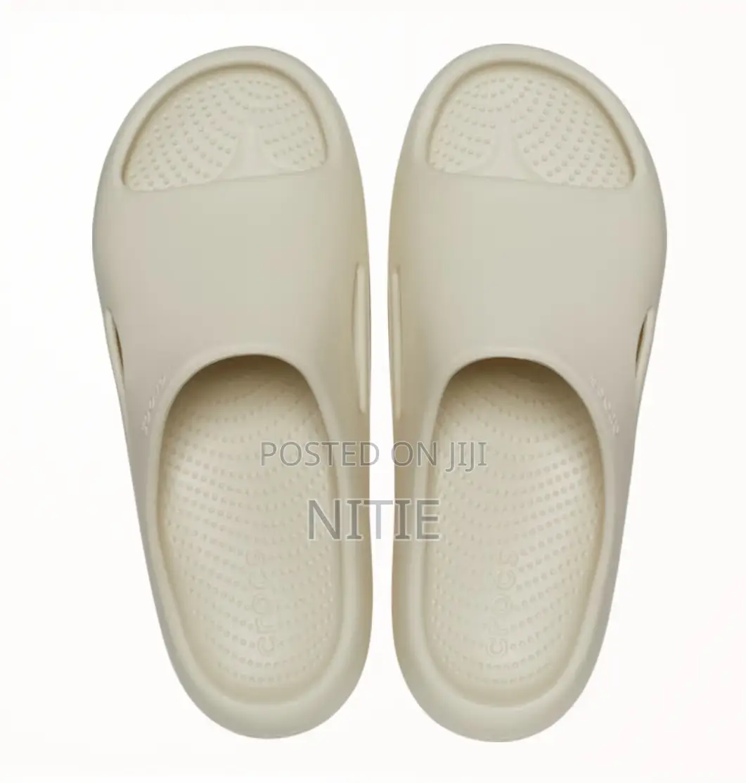 Crocs Mellow Recovery Slides (Beige)
