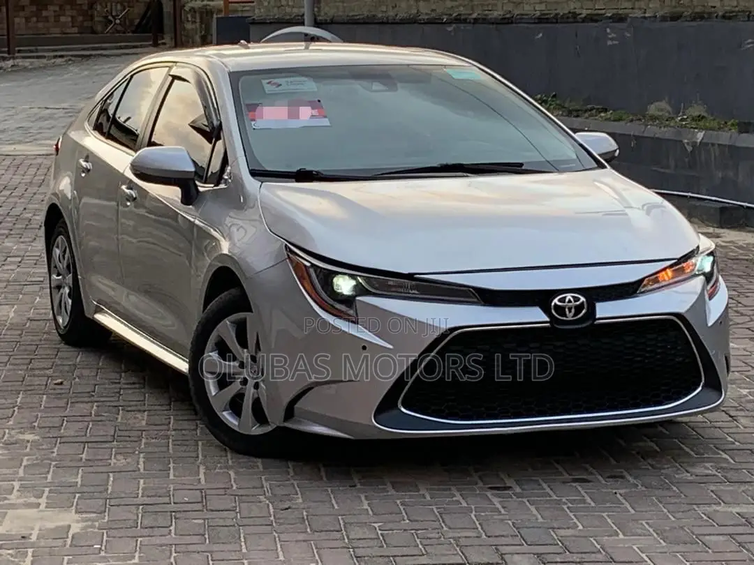 Toyota Corolla LE (1.8L 4cyl 2A) 2019 Silver