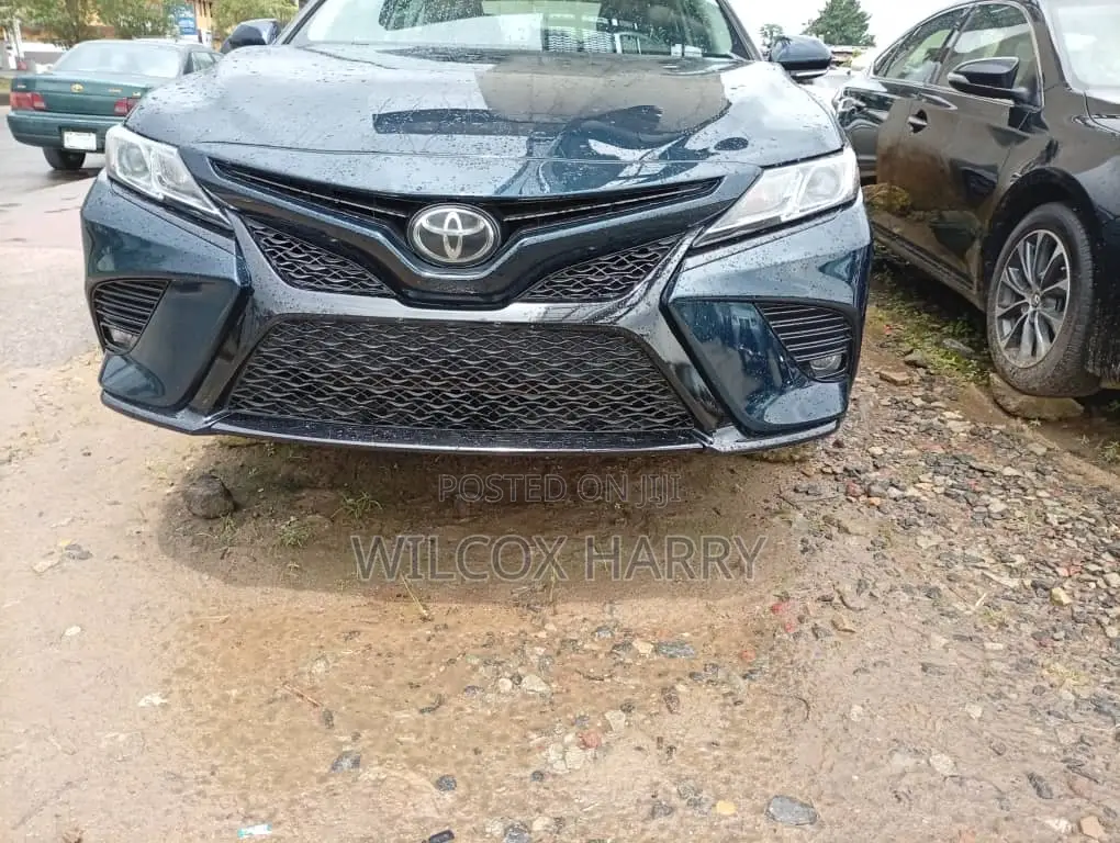 Toyota Camry XLE V6 FWD (3.5L 6cyl 8AM) 2018 Black