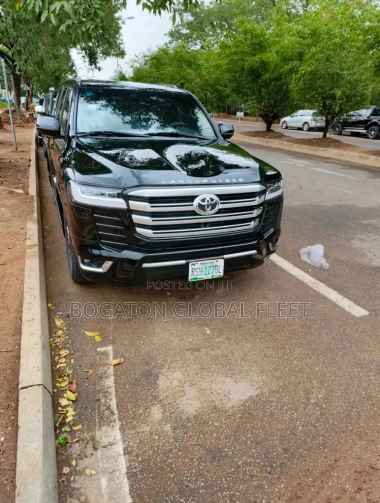 Sweet Upgraded Landcruiser for Rent