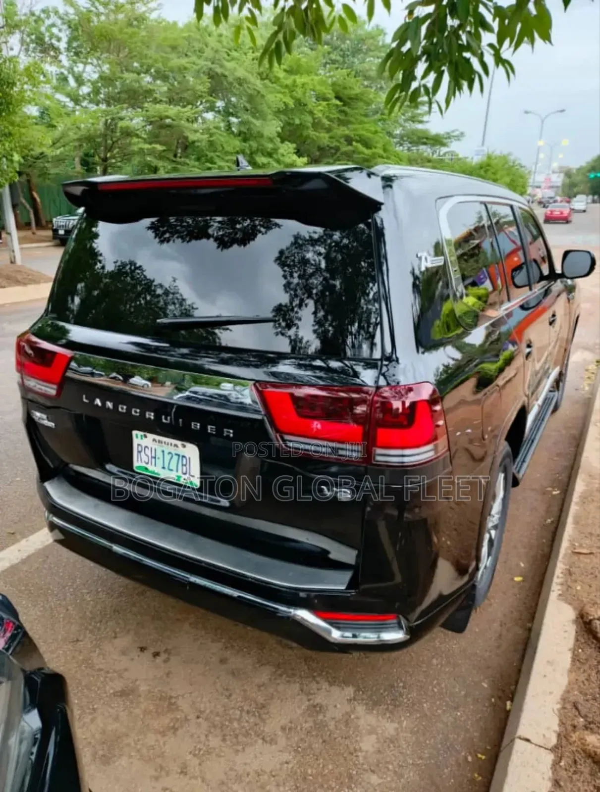 Sweet Upgraded Landcruiser for Rent