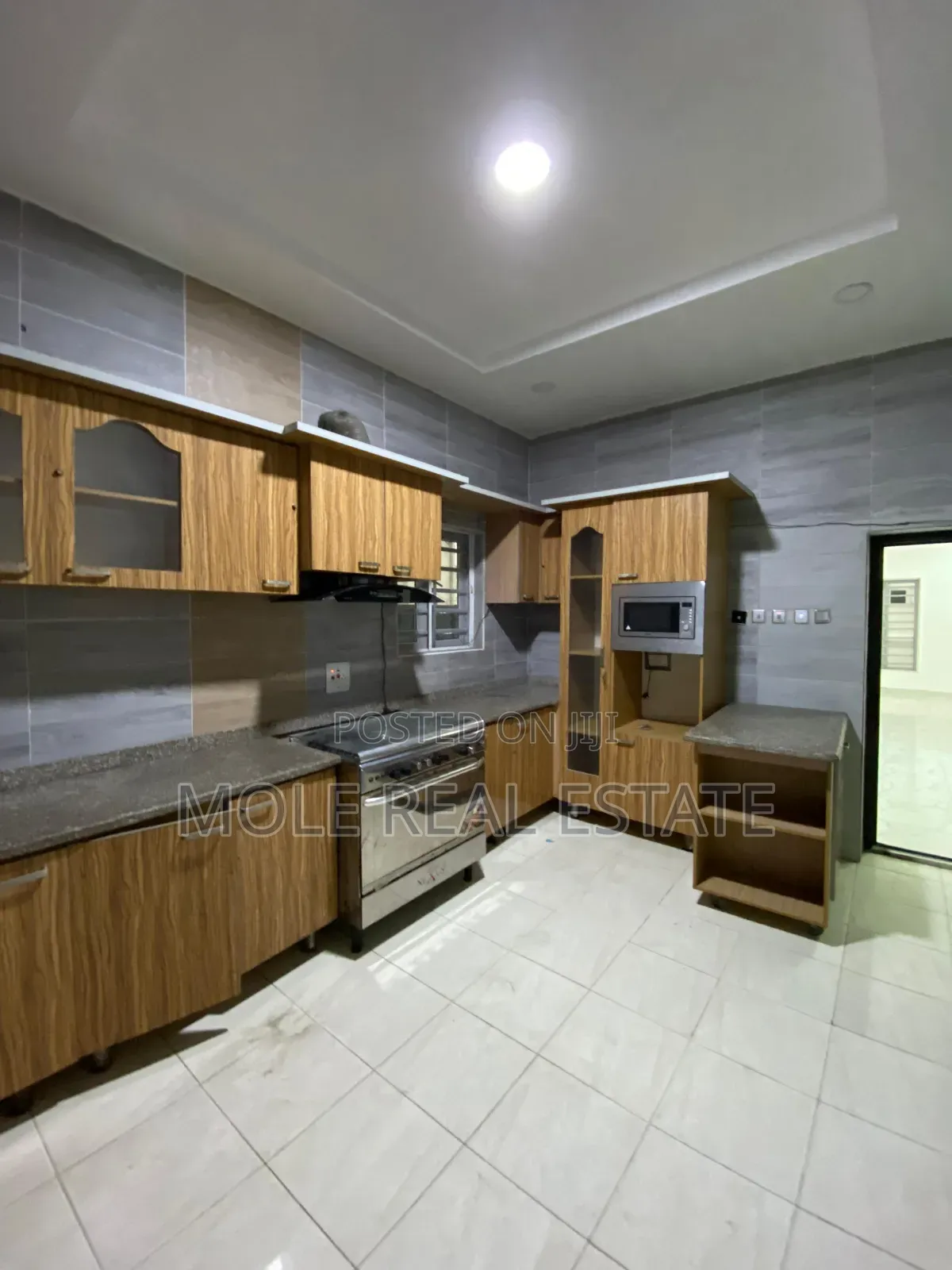 Furnished 5bdrm Duplex in Osapa for rent