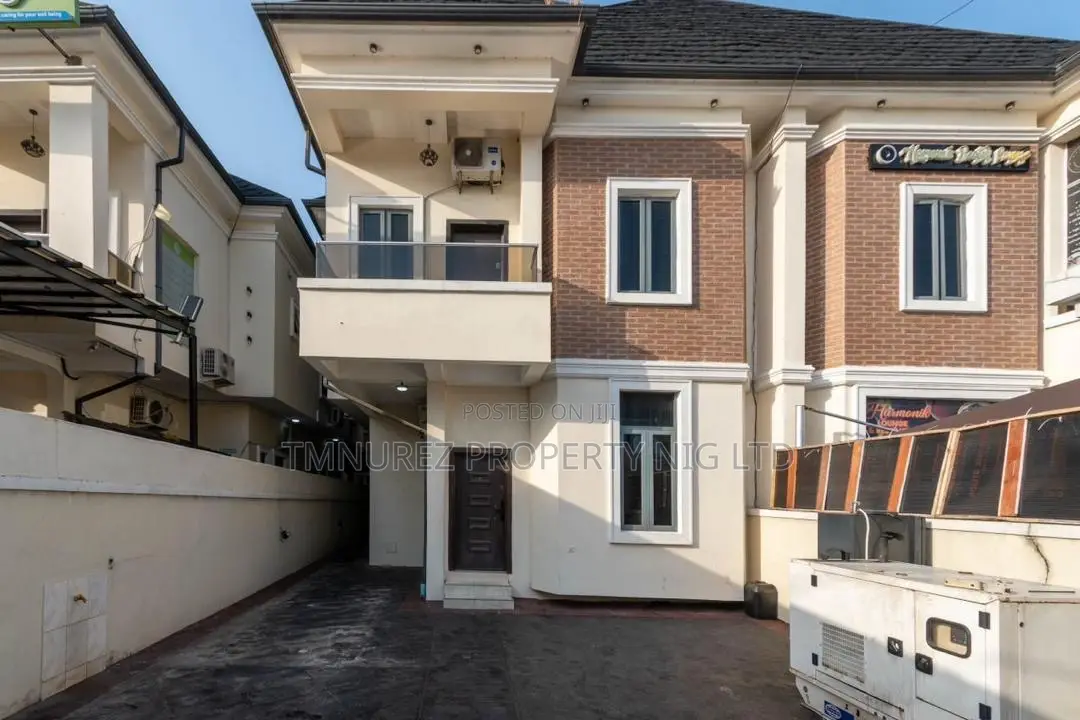 Furnished 4bdrm Duplex in Chevron for rent