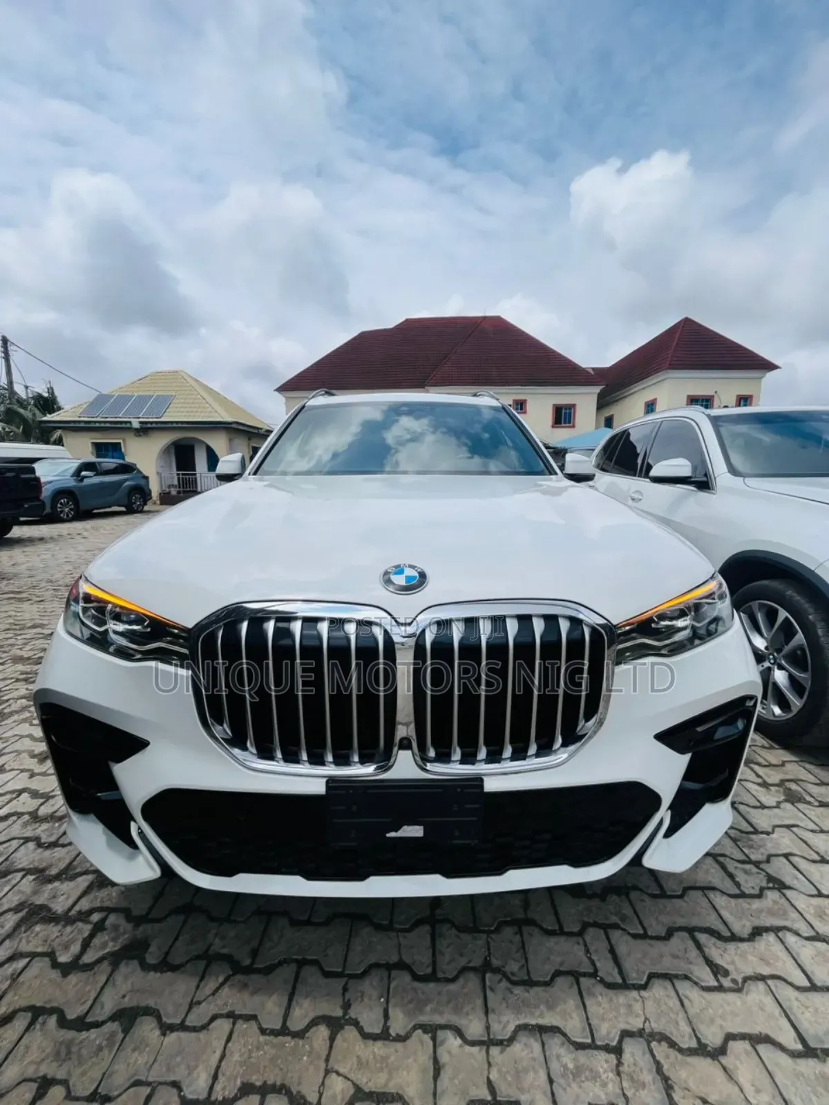 BMW X7 xDrive40i 2022 White
