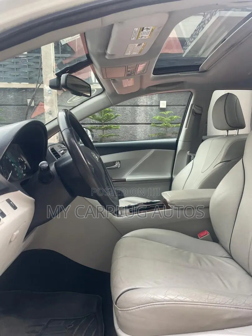 Toyota Venza 2010 White