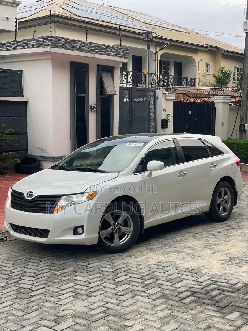 Toyota Venza 2010 White