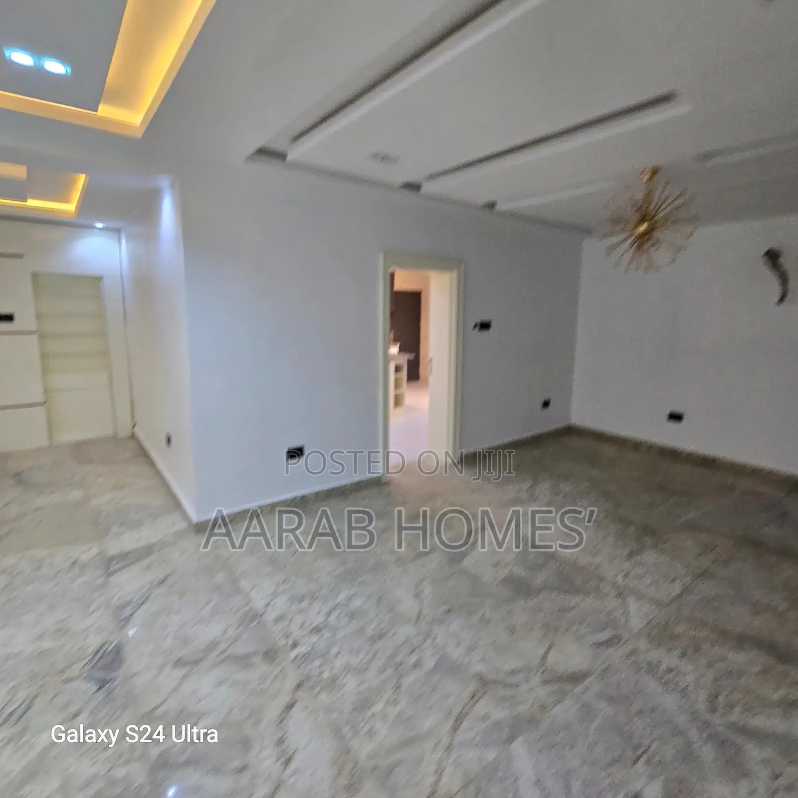 5bdrm Duplex in Gwarinpa for sale