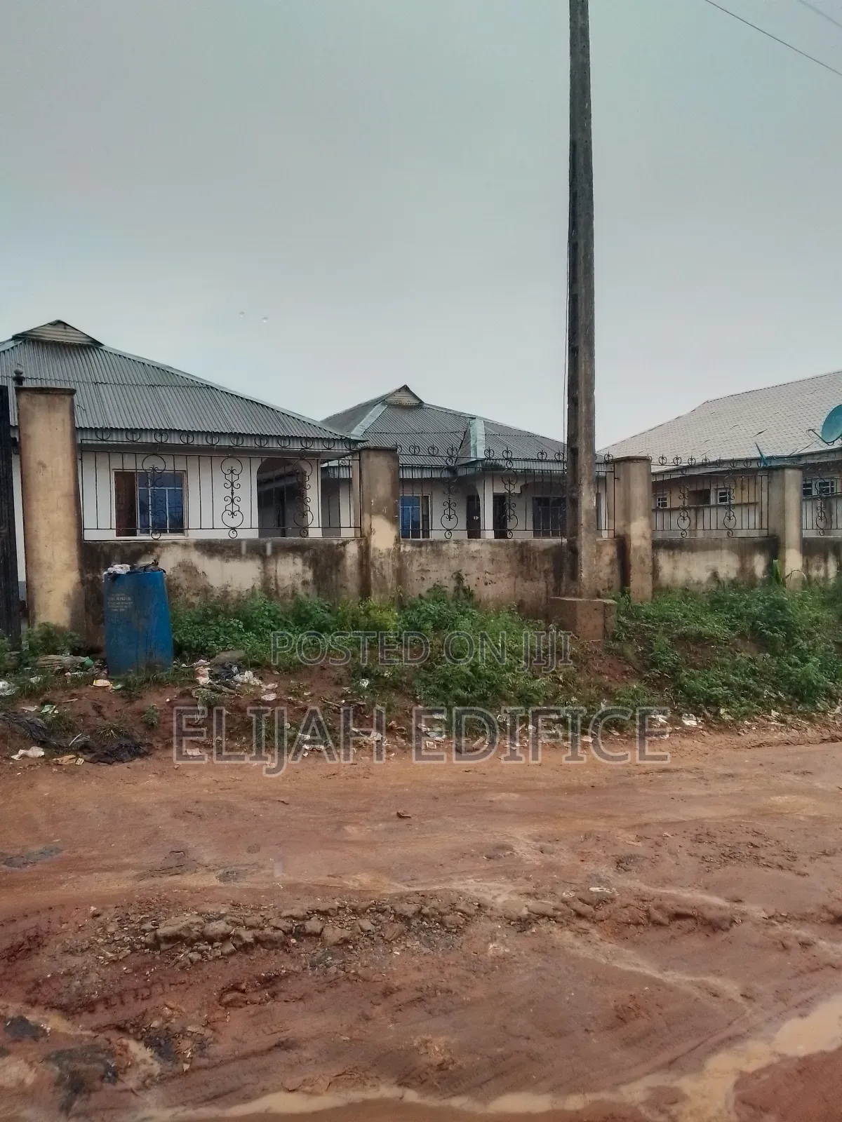 9bdrm Block of Flats in Parkview, Ijede / Ikorodu for sale