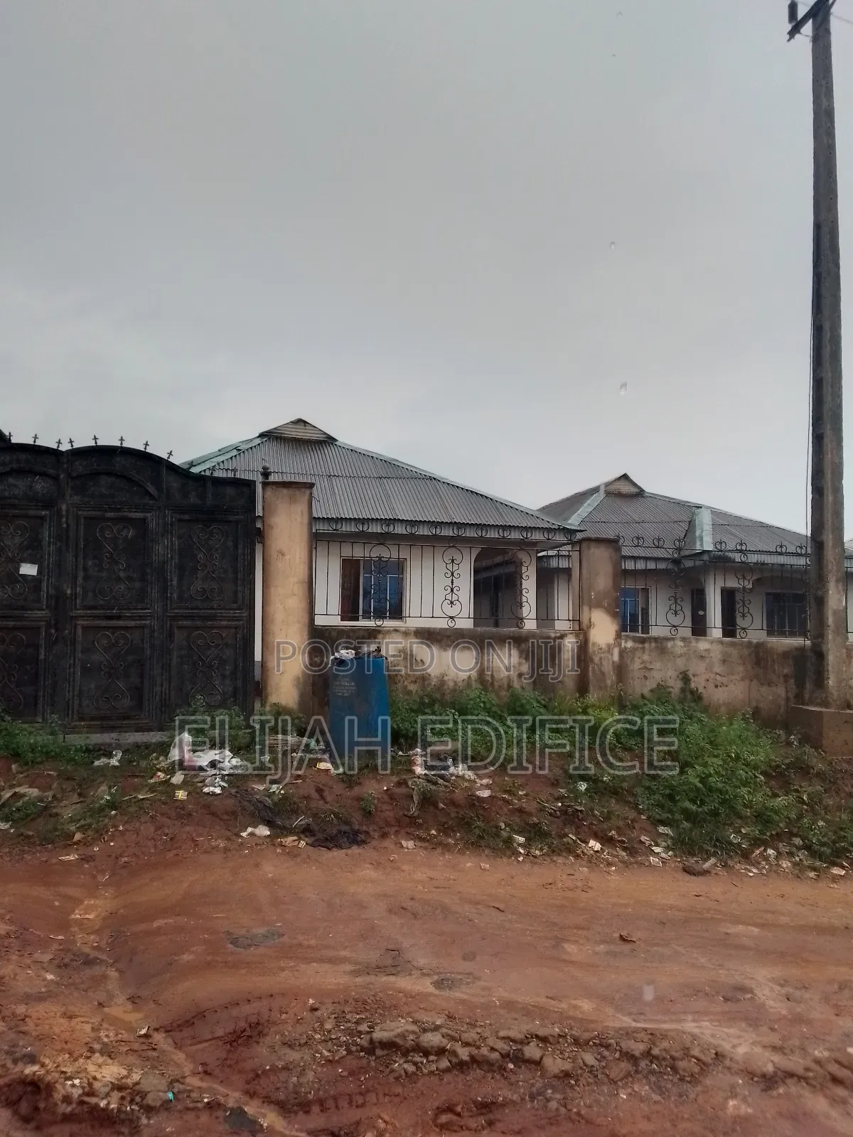 9bdrm Block of Flats in Parkview, Ijede / Ikorodu for sale