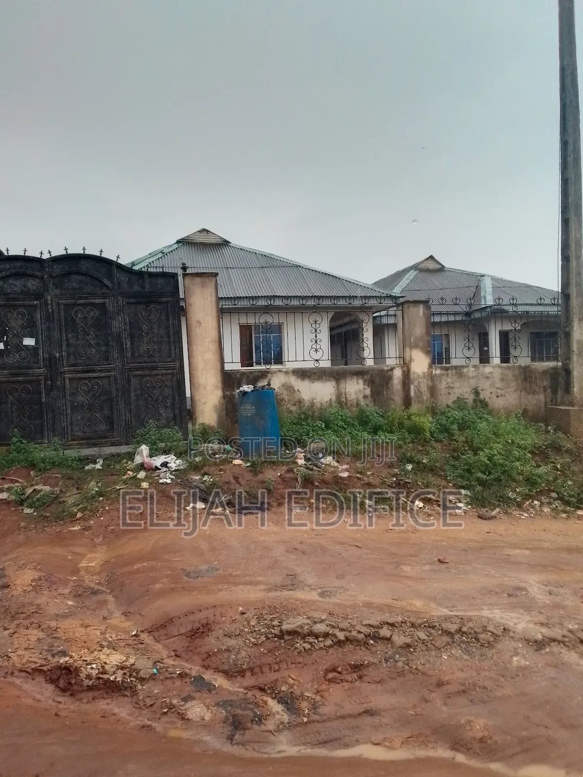 9bdrm Block of Flats in Parkview, Ijede / Ikorodu for sale