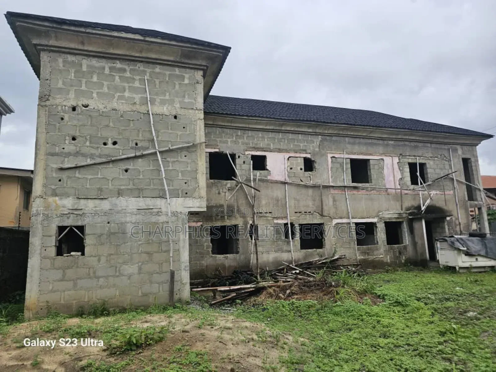 Uncompleted Structure on 534.285sqm in Surulere