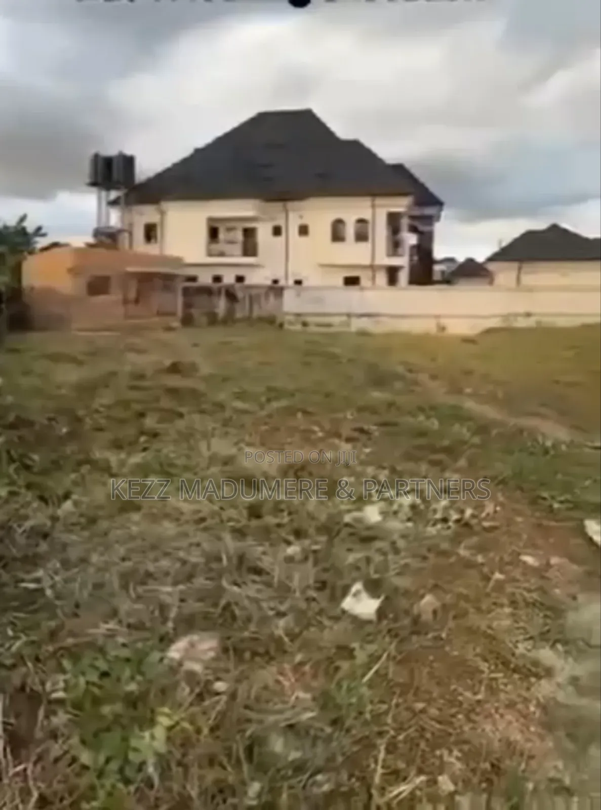 For Sale : 800 Sqmts Land At Wtc Estate Enugu.